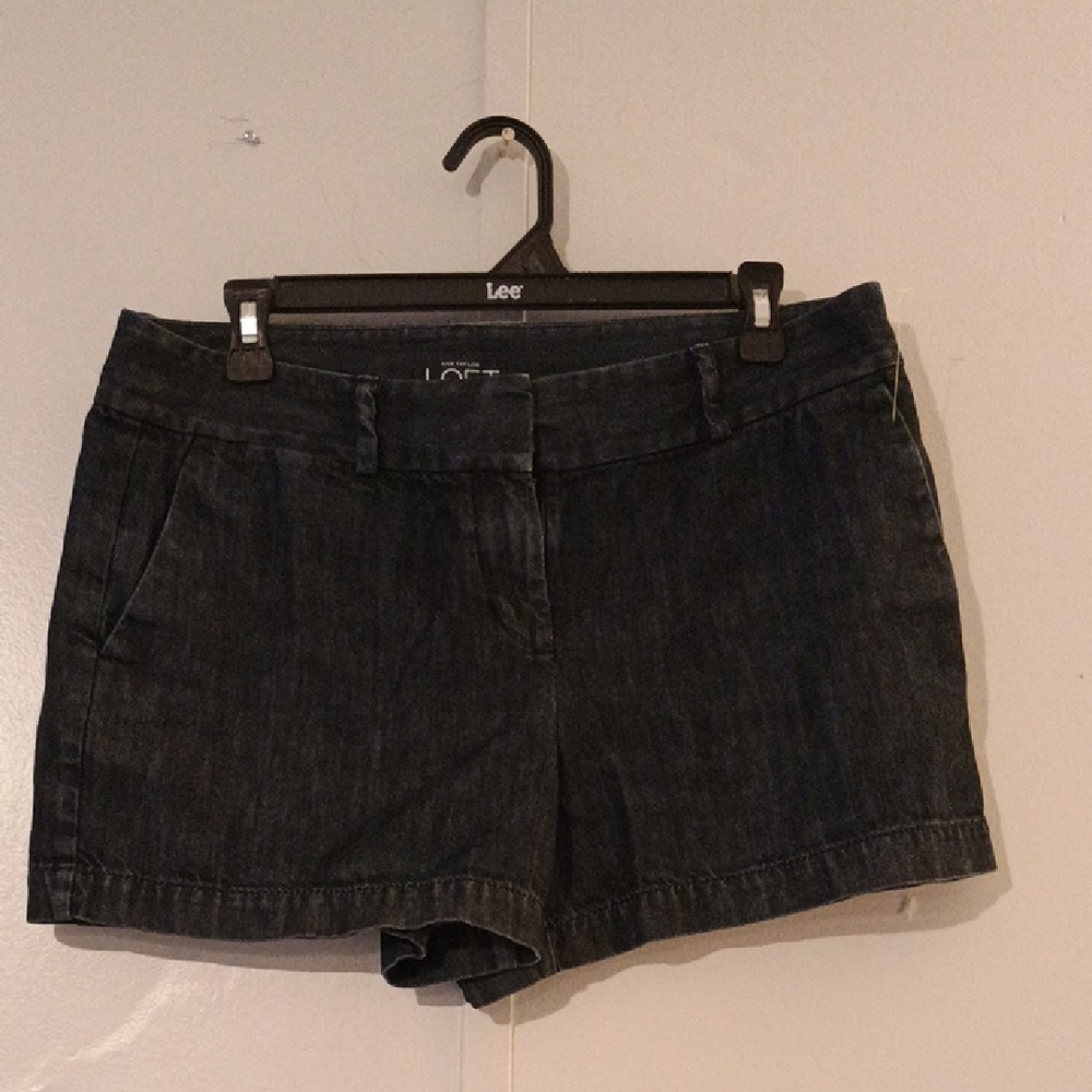 Ann Taylor Loft Women's Dark Denim Jean Shorts Size 8.